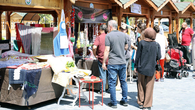 Talas'ta Bu Pazar “Maharetli Eller”
