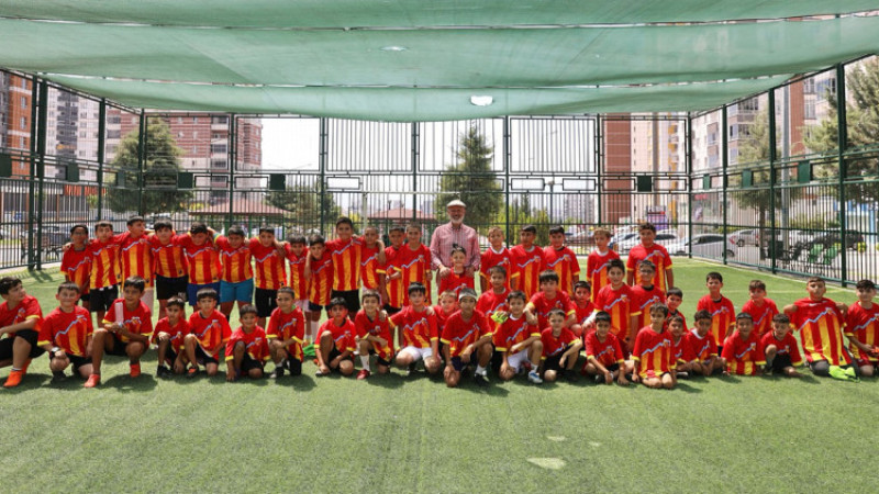 Kocasinan’dan Öğrenciler Yaz Tatilinde Hem Eğleniyor Hem Öğreniyor