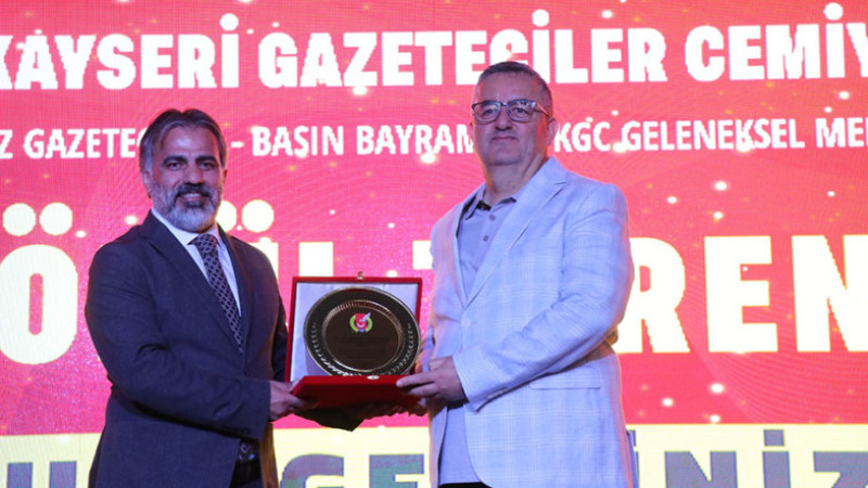 Başkan Büyükkılıç’a Kayseri Basınından Teşekkür Plaketi