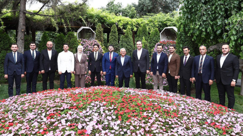 Başkan Büyükkılıç, Ak Parti Gençlik Kolları Başkanı İbiş’i Konuk Etti
