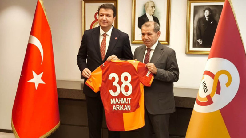 Saadet Lideri Arıkan, Galatasaray Başkanı Özbek’i Ziyaret Etti 