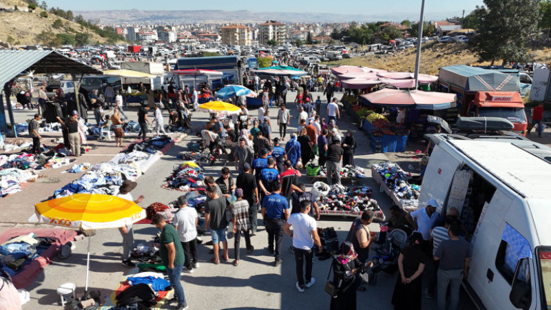 Zabıta bitpazarındaki kontrolü sağladı