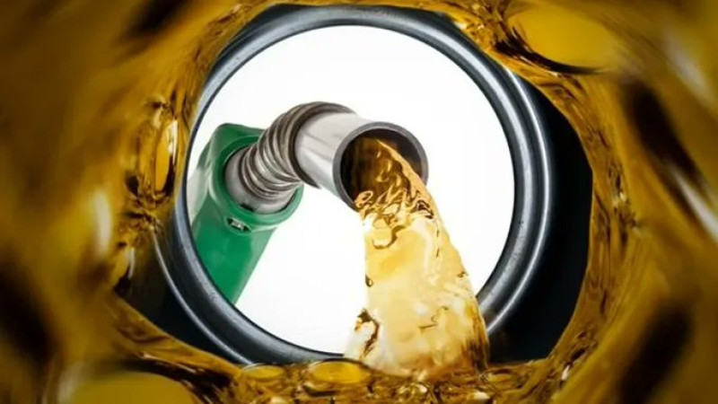Benzine zam geliyor; Litresi 56 lirayı aşacak