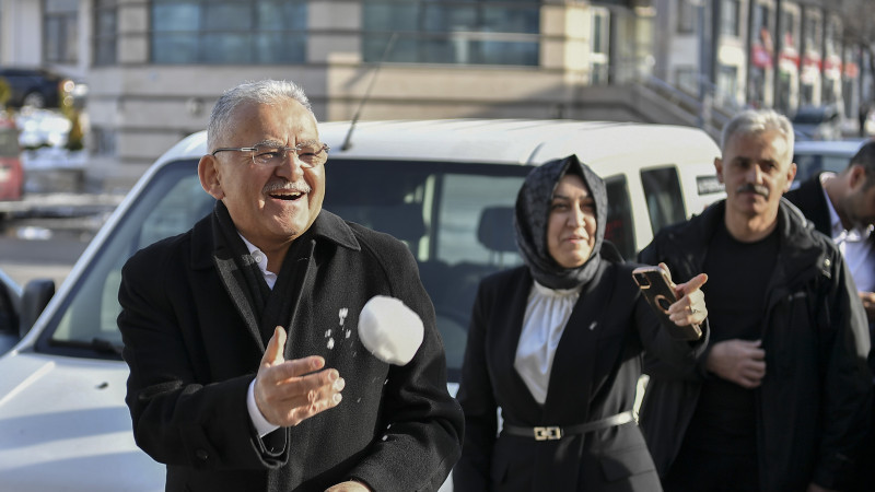 Başkan Büyükkılıç’tan Hacılar’da “Ramazan-I Şerif” Ziyaretleri