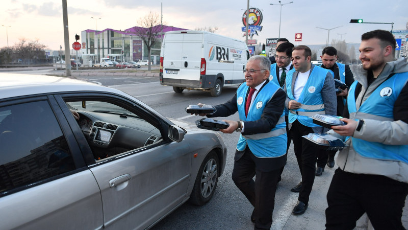Başkan Büyükkılıç, Cumhurbaşkanı İle Bayramlaştı, “İftara 5 Kala” Programına Ve Huzurevi Gönül Sofrasına Katıldı