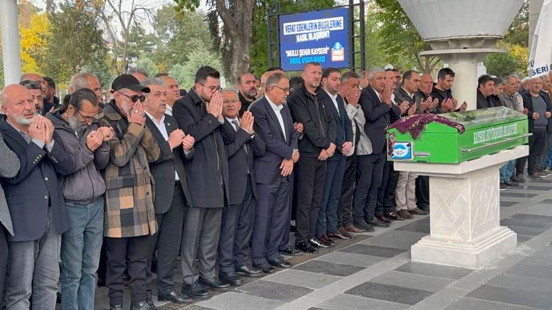Gazeteci Ağaşe kardeşlerin annesi son yolculuğuna uğurlandı