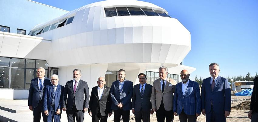  Bakan Tekin İle Havacılık Okulu’nu Ziyaret Ederek İncelemelerde Bulundu