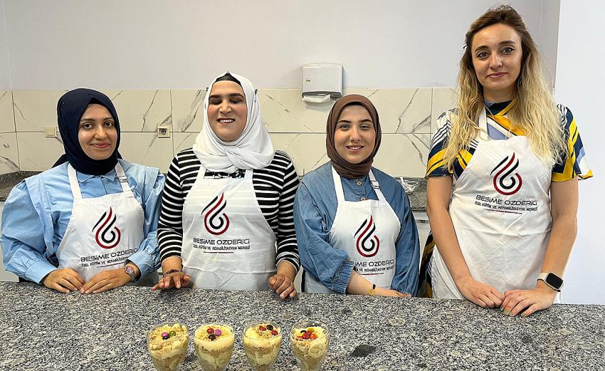 Özel Öğrencilerinin Sesleri Kadar El Becerileri De Güçlü