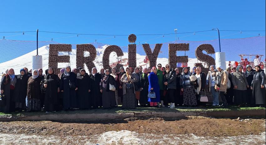 KAYMEK’ten Erciyes Dağı’na hiç gitmeyen 55 kadına jest