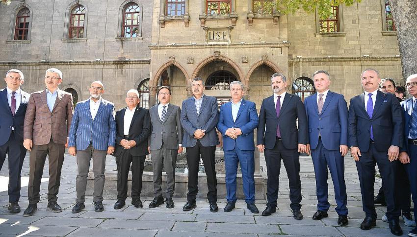 Bakan Tekin Kayseri Lisesi Öğretmenler Odası Buluşması Programı’na Katıldı