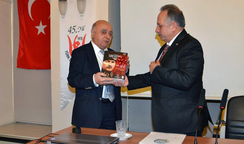 Başkan Yalçın, Türk Edebiyat Vakfı’nda Konuştu