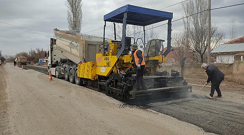 Büyükşehir’den Sarıoğlan’da Yol Bakım Onarım Ve Asfaltlama Çalışması