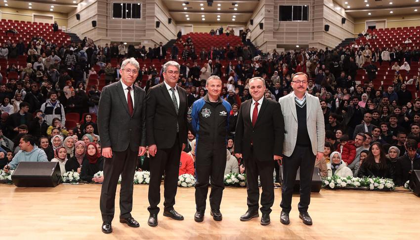 Türkiye’nin ilk astronotu uzayda yaşadıklarını anlattı