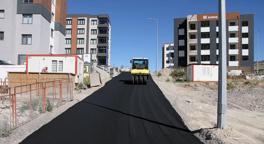 Talas'ta Sonbahar Asfaltı Hız Kesmiyor