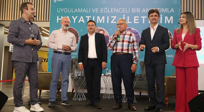 Vali Çiçek ile Başkan Büyükkılıç Birlikte “Gesi Bağları” Düeti Yaptı