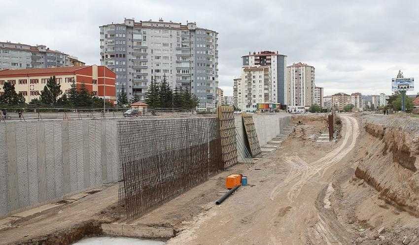 BÜYÜKŞEHİR'DEN ŞEHİR TRAFİĞİNE RAHATLATICI DOKUNUŞ