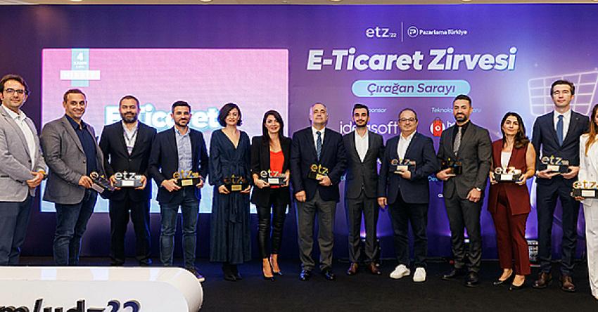 E-ticaret Zirvesi’nde 30 kategoride ödül dağıtıldı