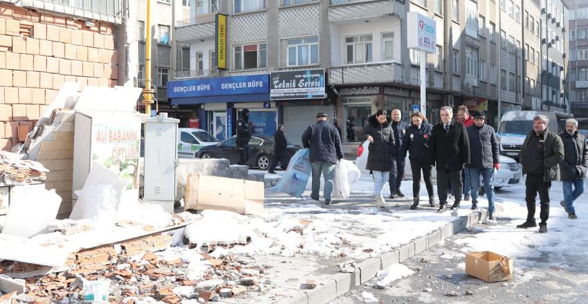 REKTÖR ALTUN’DAN HASAR GÖREN 12 KATLI BİNADA İNCELEME