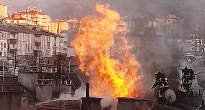 Kayseri’de çatı yangını