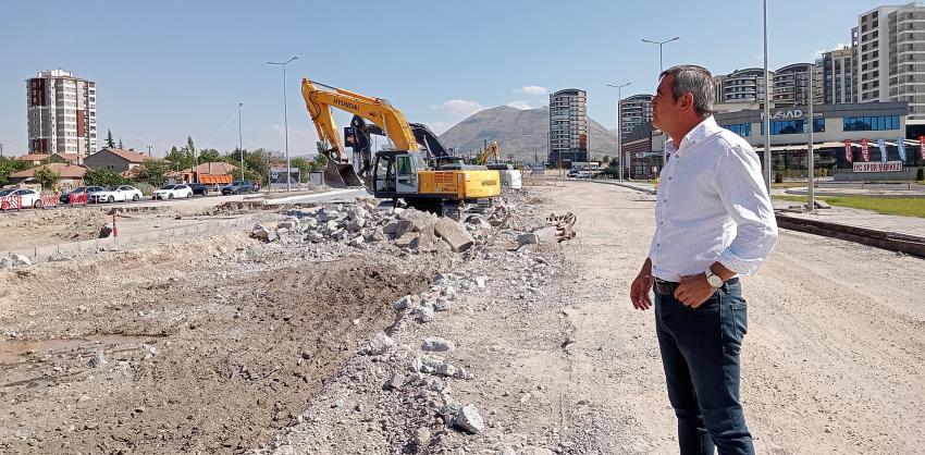 İYİ Partili Yücel'den Tramvay Hattı Tepkisi; Rezillik ortada 