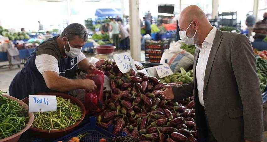 BAŞKAN ÇOLAKBAYRAKDAR, MESAİYE PAZARDA BAŞLADI