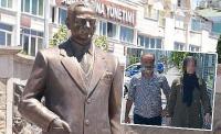 Bayram günü Atatürk’ün heykeline saldıran 2 kişi gözaltında