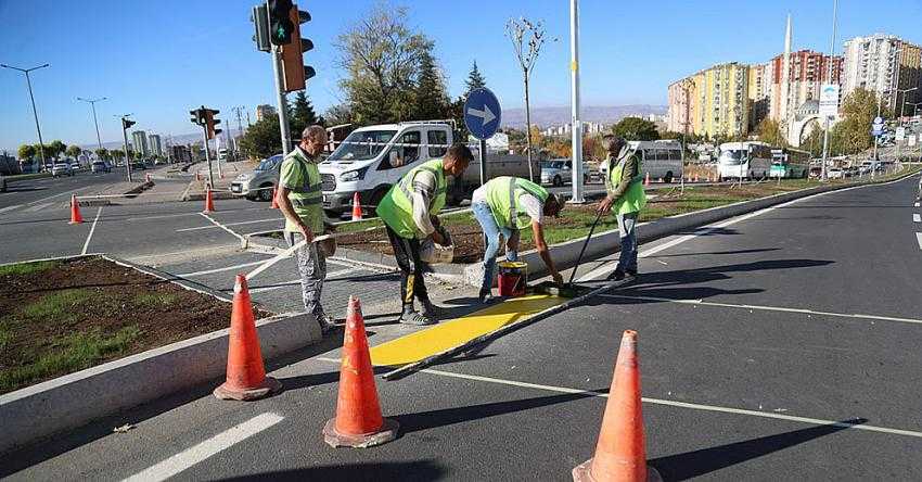 MELİKGAZİ ULAŞIM İÇİN YOL ÇİZGİLERİ YAPILIYOR