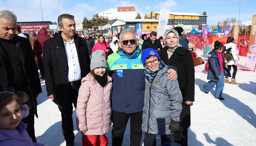 Büyükkılıç, Erciyes’teki Muhteşem Kış Festivali’ne Katıldı