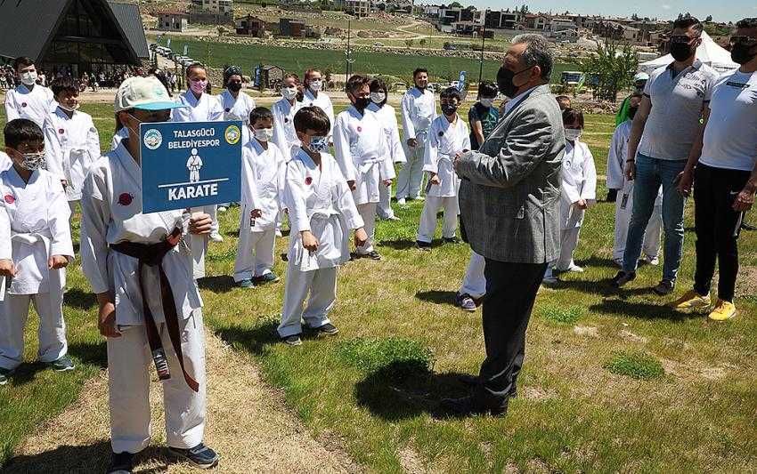 TALAS’TA MAHALLE MAHALLE 19 MAYIS COŞKUSU