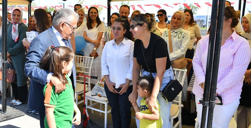 Yeni Eğitim-Öğretim Yılında Miniklerin Heyecanına Ortak Oldu