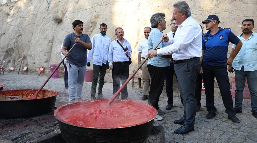 GELENEKSEL SALÇA KAYNATMA GÜNLERİ BAŞLIYOR!