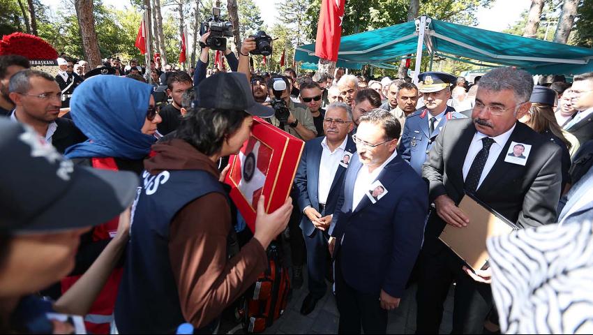 GÖZYAŞLARI VE DUALARLA UĞURLANDI