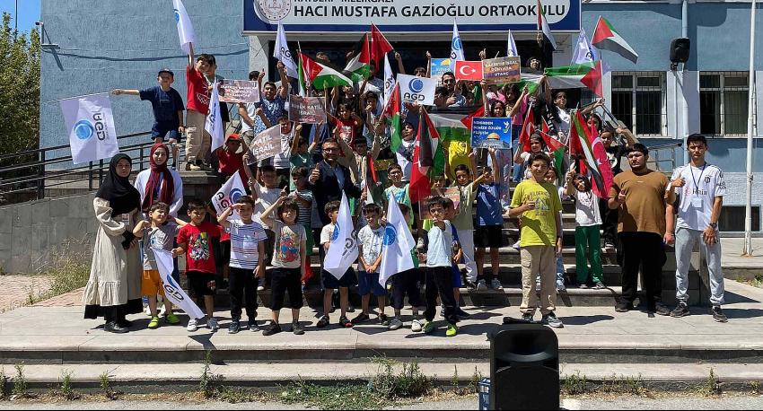 “Filistin İçin Çocuklar Olarak Haykırıyoruz”