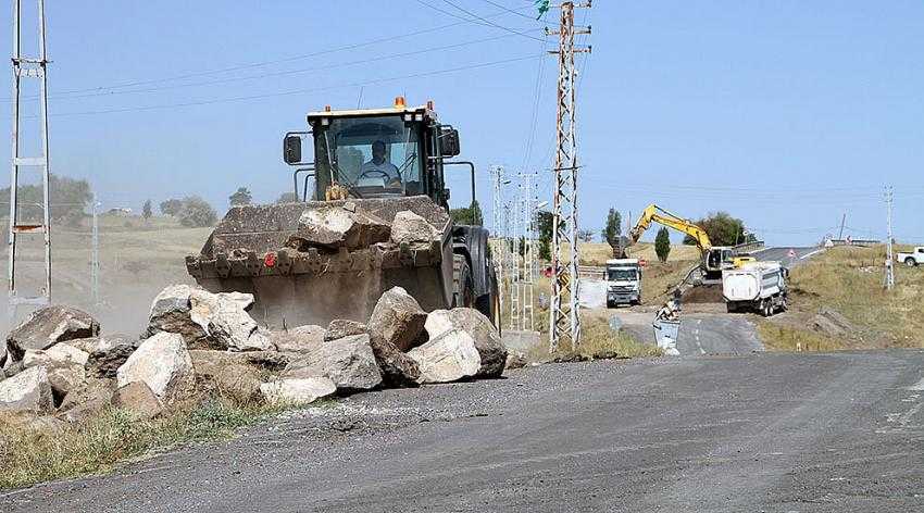 SAKALTUTAN YOLU GENİŞLETİLİYOR