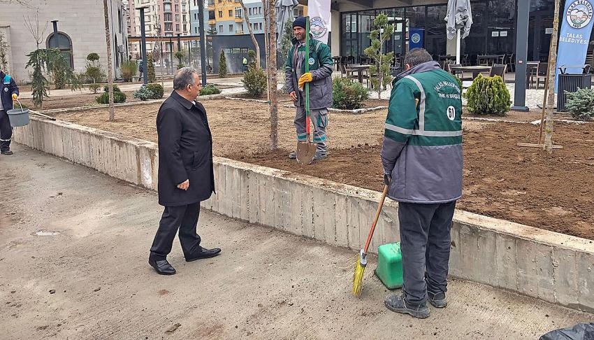 BU MAHALLEDE HER ŞEY VAR