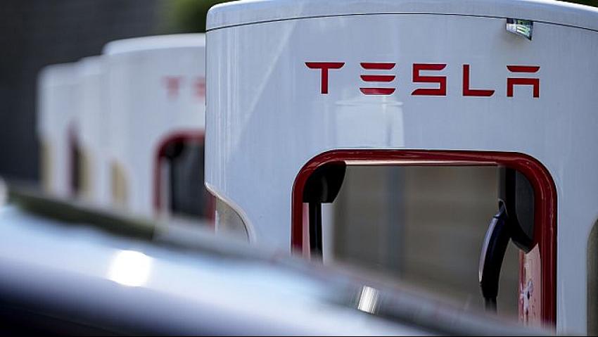 Kapı mandalı Tesla’ya pahalıya patlattı