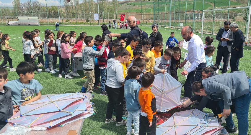 FELAHİYE’DE UÇURTMA ŞENLİĞİ DÜZENLENDİ