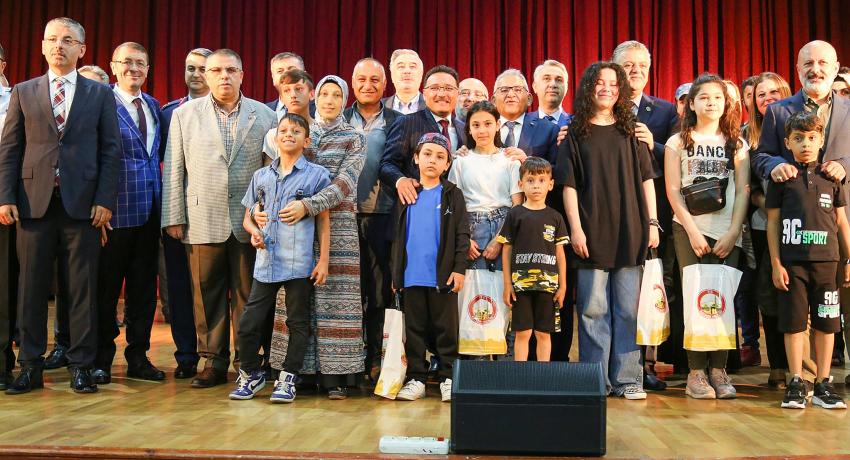 Diyabet Hastası Çocuklara Sensör Dağıtımı Yapıldı