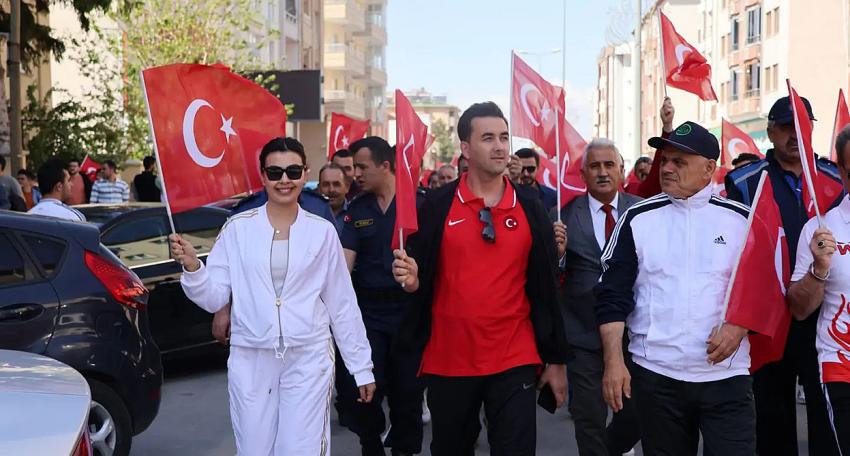 GENÇLERİN BAYRAM HEYECANINA ORTAK OLDULAR