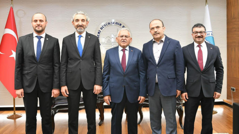 Başkan Büyükkılıç, Hizmet-İş Sendikası Kayseri Şube Başkanlığı’nı Ağırladı