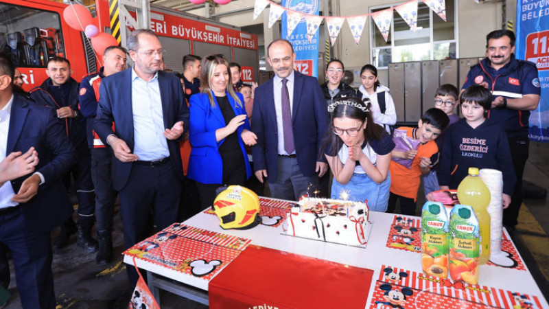 Büyükşehir, Aleyna’nın İtfaiye Sevgisini Doğum Gününde Taçlandırdı