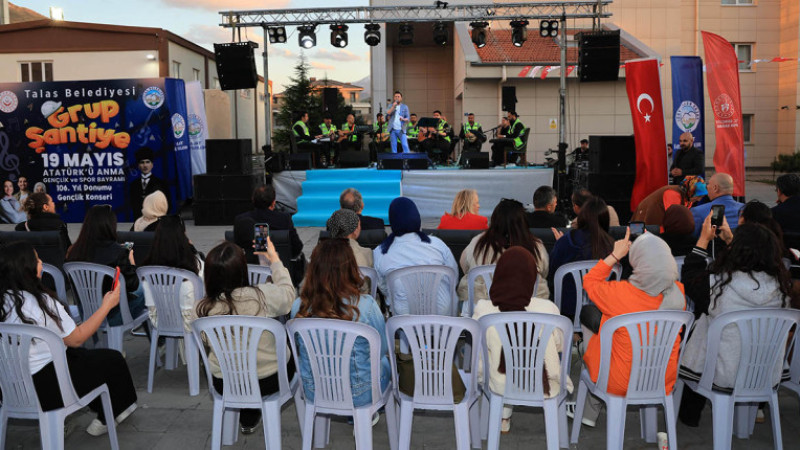 Grup Şantiye, Bu Kez De Gençlik Konserinde Sahne Aldı