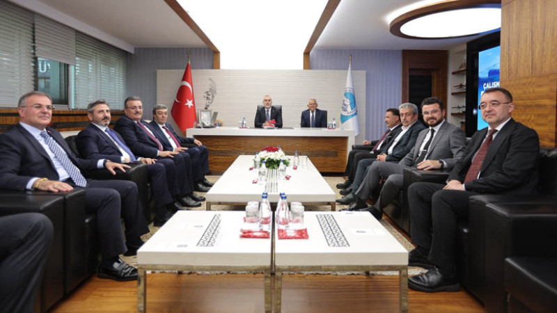 Çalışma ve Sosyal Güvenlik Bakanı Işıkhan’dan Başkan Büyükkılıç’a Ziyaret