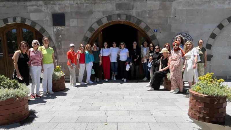 Talas Belediyesinden Öğretmenlere Tarihi Ve Turistik Gezi