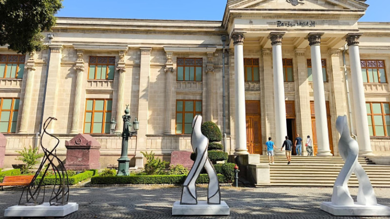 Heykel sanatçısı Nilhan Sesalan’ın sergisi İstanbul Arkeoloji Müzeleri’nde 