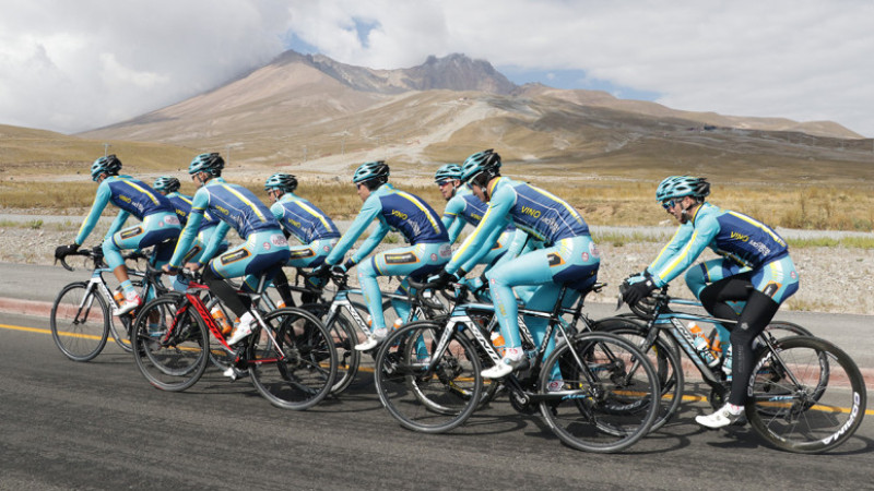 Kayseri Büyükşehir, Erciyes’teki Yüksek İrtifa Bisiklet Kamplarıyla Spor Turizmini Zirveye Taşıyor