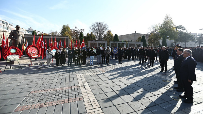 Türkiye Cumhuriyeti’nin Kurucusu Mustafa Kemal Atatürk Törenle Anıldı