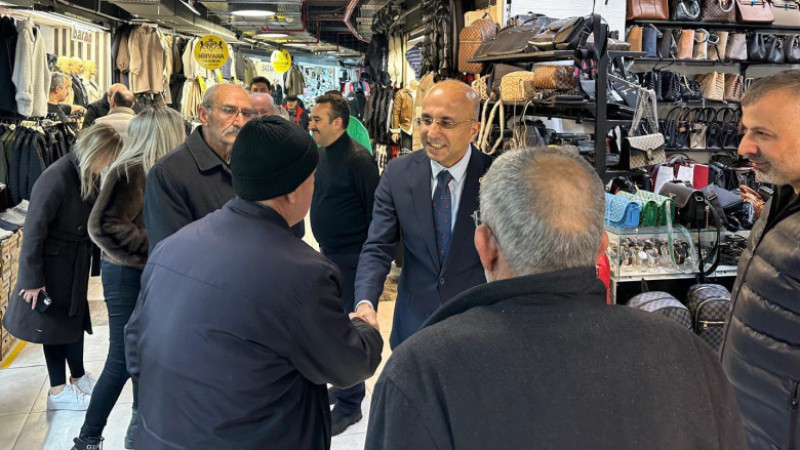 CHP’li Aşkın Genç;  Bu ülkede gelirle değil, borçla hayatta kalınıyor