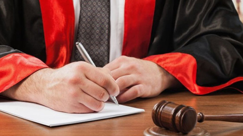 Avukatlara yeni düzenleme; Uymazlarsa disiplin ve para cezası uygulanacak!