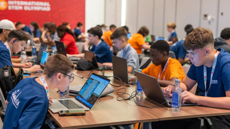 Türk öğrenciler Almanya’daki AI Prompt Lab’de göğsümüzü kabarttı